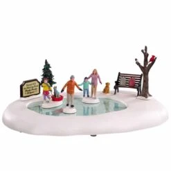 Lemax Family Skating Day - 04715